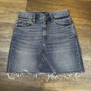 Gap Denim Jean Skirt Sz 25 Distressed Raw Hem 15" Length Blue Wash
